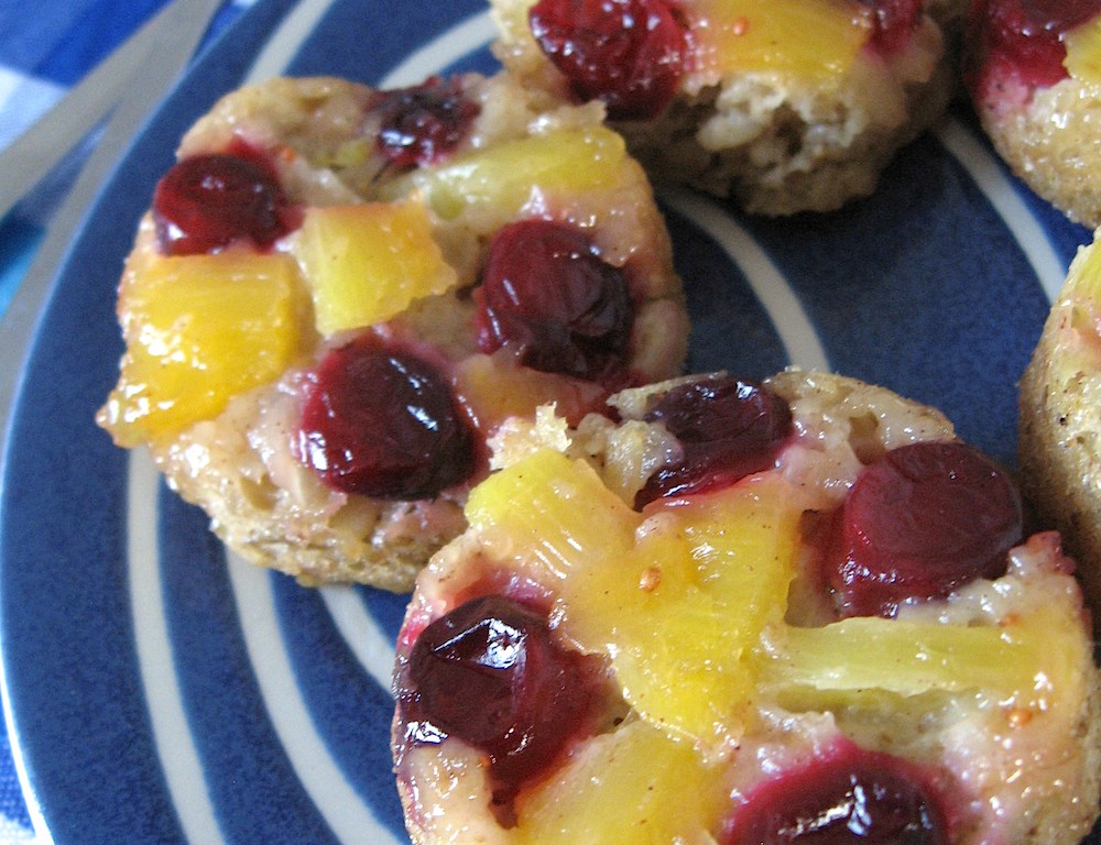 Cranberry Pineapple Upside-Down Baked Oatmeal Cups | Swirls and Spice
