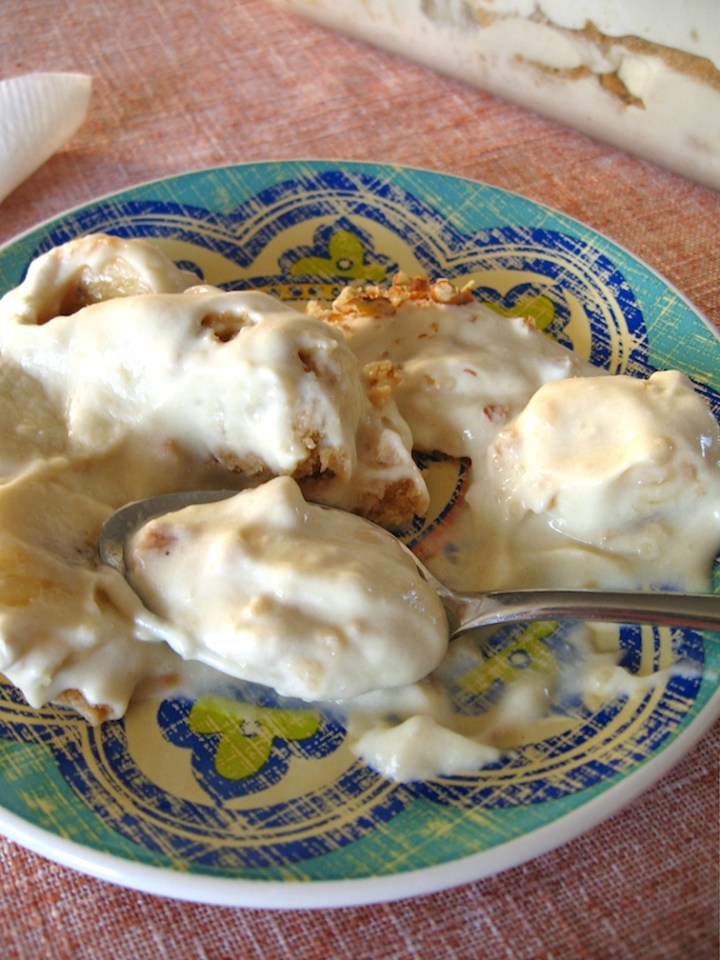 Banana Pudding Icebox Cake | Swirls and Spice