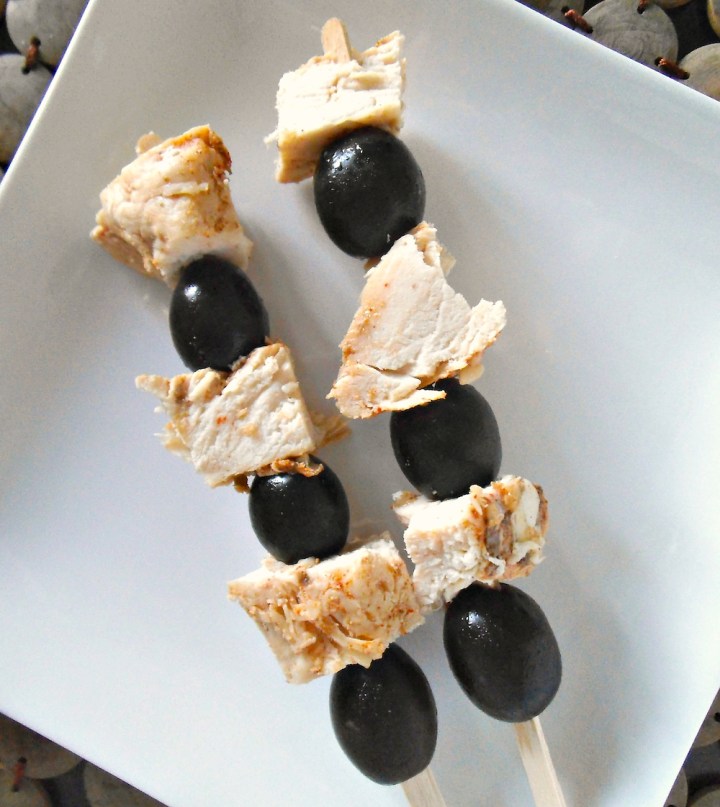 Olive and Chicken Kabobs: Perfect for packed lunches!