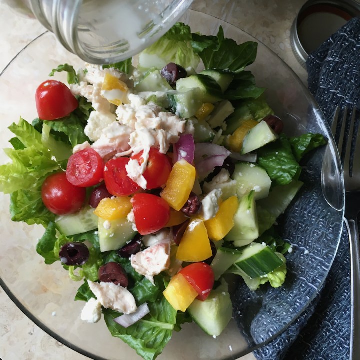Mason Jar Greek Salad | Swirls and Spice | #grainfree