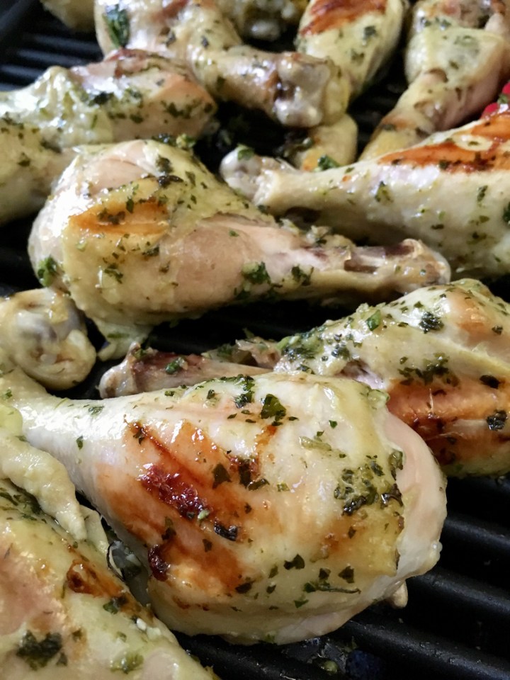 Chimichurri Chicken Drumsticks | Swirls and Spice #whole30 #paleo